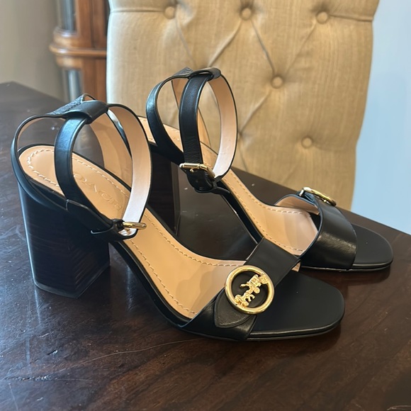 Coach Maddi sandal in unbelievably excellent condition! - Picture 12 of 16